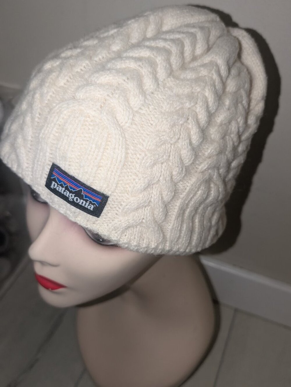 PATAGONIA Cream Cable Knit Beanie Hat Womens
